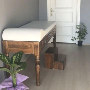 Ahşap Muayene Masası | ÇEKMECELİ + BASAMAKLI | Torna Ayaklı